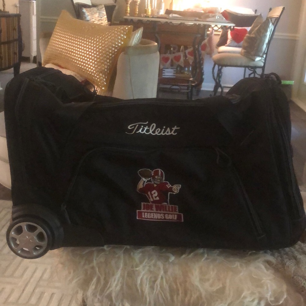 Titleist Essential Wheeled Duffel